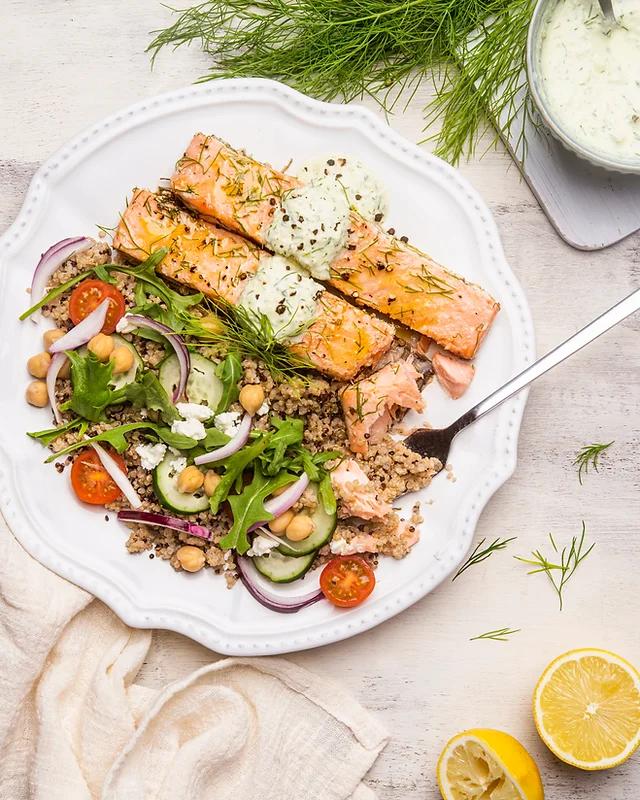 Deliciosa e Nutritiva: Receita de Salada de Quinoa com Salmão Grelhado